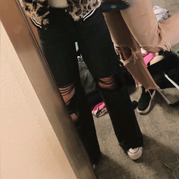 Vibrant Black High Rise Distressed Jeans size 25 - Picture 6 of 6